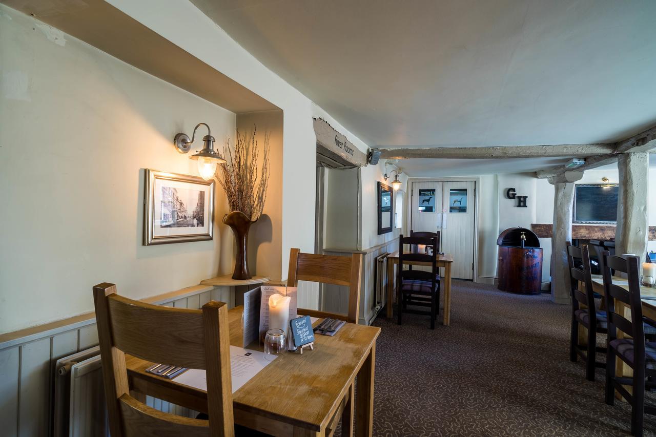 Greyhound Inn Wilton Wilton  Dış mekan fotoğraf