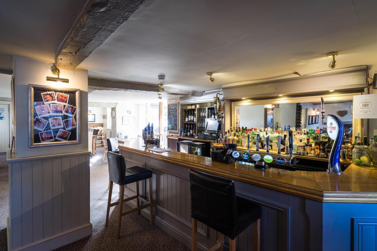 Greyhound Inn Wilton Wilton  Dış mekan fotoğraf