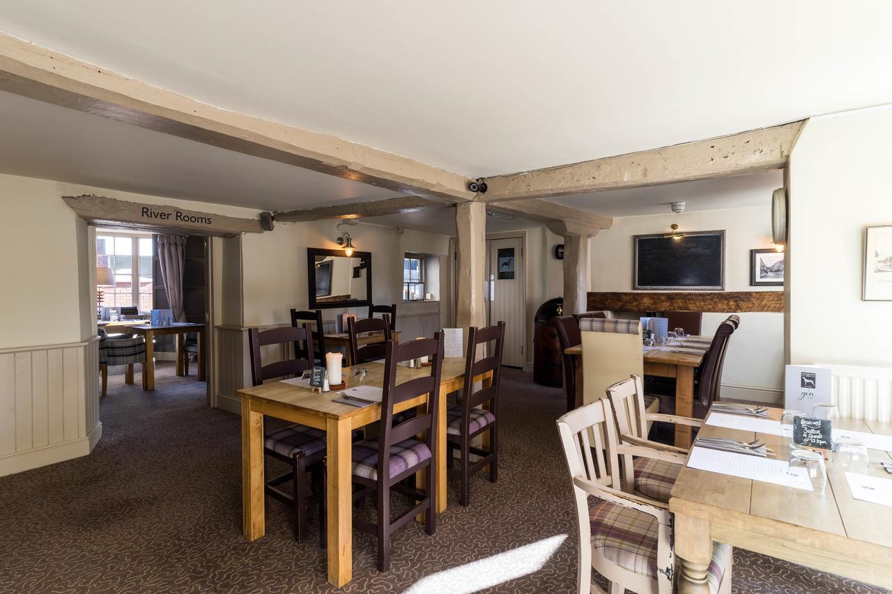 Greyhound Inn Wilton Wilton  Dış mekan fotoğraf