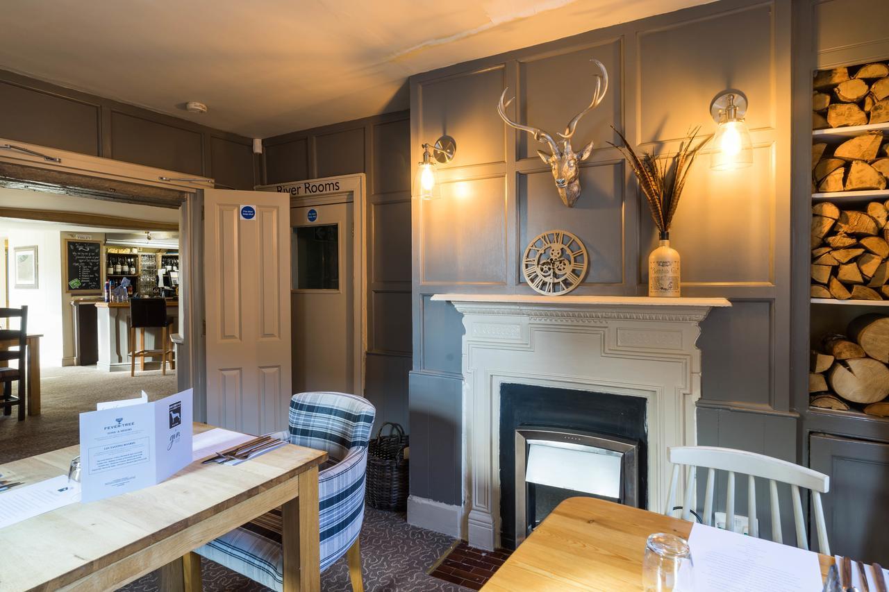 Greyhound Inn Wilton Wilton  Dış mekan fotoğraf